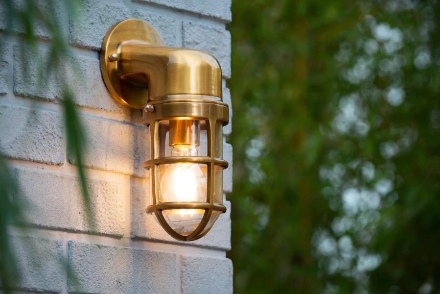 Lucide DUDLEY - Wall light Indoor/Outdoor - 1xE27 - IP44 - Matt Gold / Brass - ambiance 1